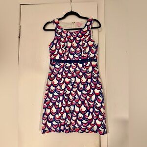 Lilly Pulitzer 100% cotton women Dress with Blue and Pink Scallop Design
